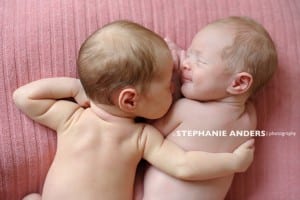 newborn photos miami twins pink blanket