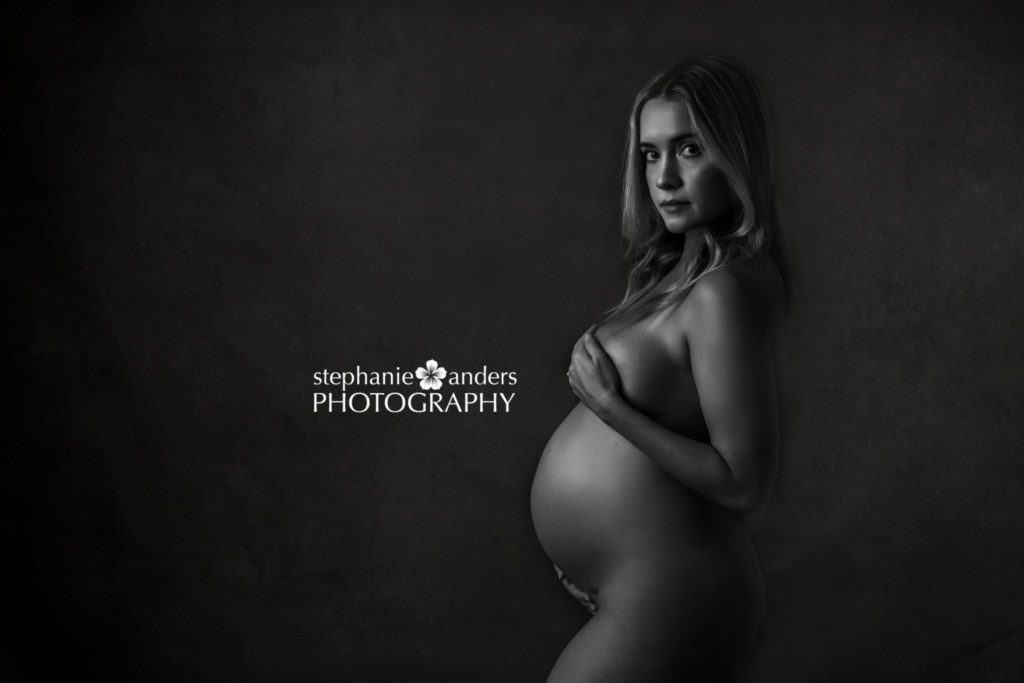 studio maternity nudes