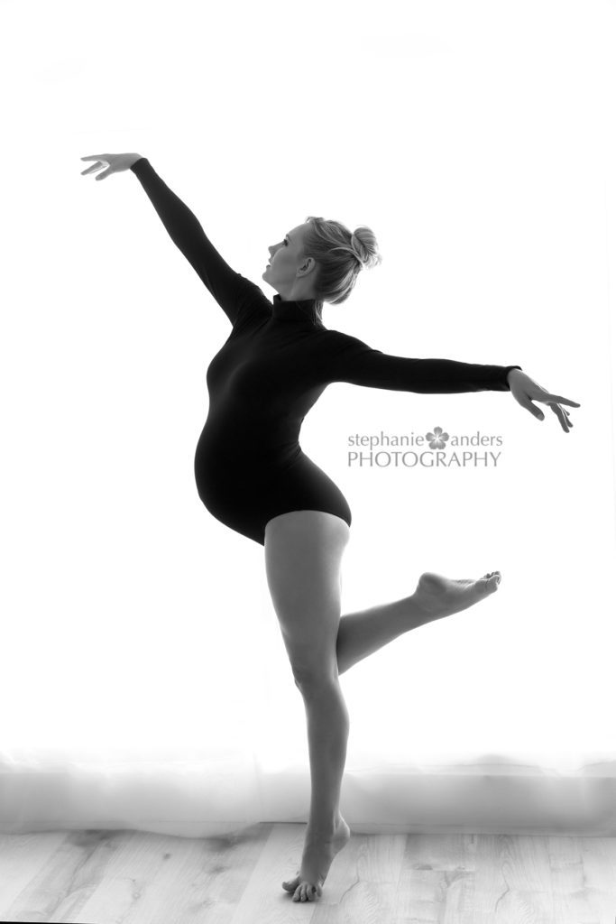 maternity ballerina photoshoot